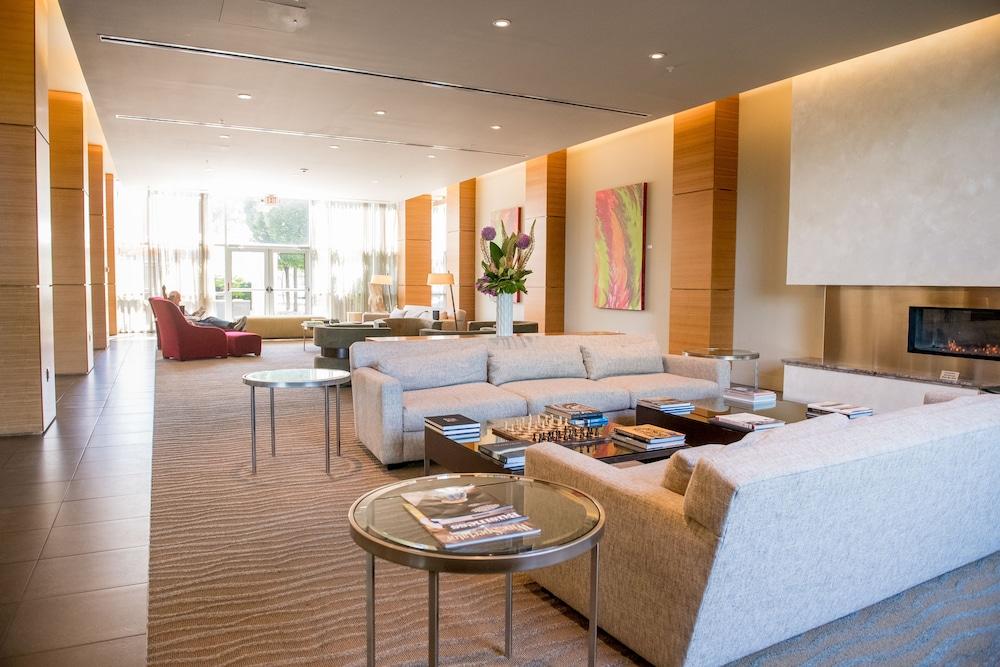 ไอโฮเทล แอนด์ คอนเฟอเรนซ์เซ็นเตอร์ แชมเพน Hotel แชมเปญ ภายนอก รูปภาพ