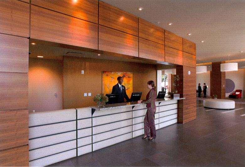 ไอโฮเทล แอนด์ คอนเฟอเรนซ์เซ็นเตอร์ แชมเพน Hotel แชมเปญ ภายนอก รูปภาพ