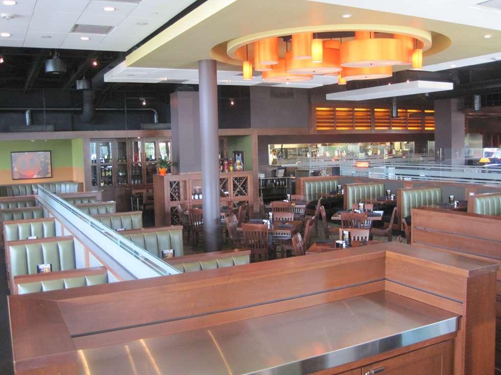 ไอโฮเทล แอนด์ คอนเฟอเรนซ์เซ็นเตอร์ แชมเพน Hotel แชมเปญ ร้านอาหาร รูปภาพ