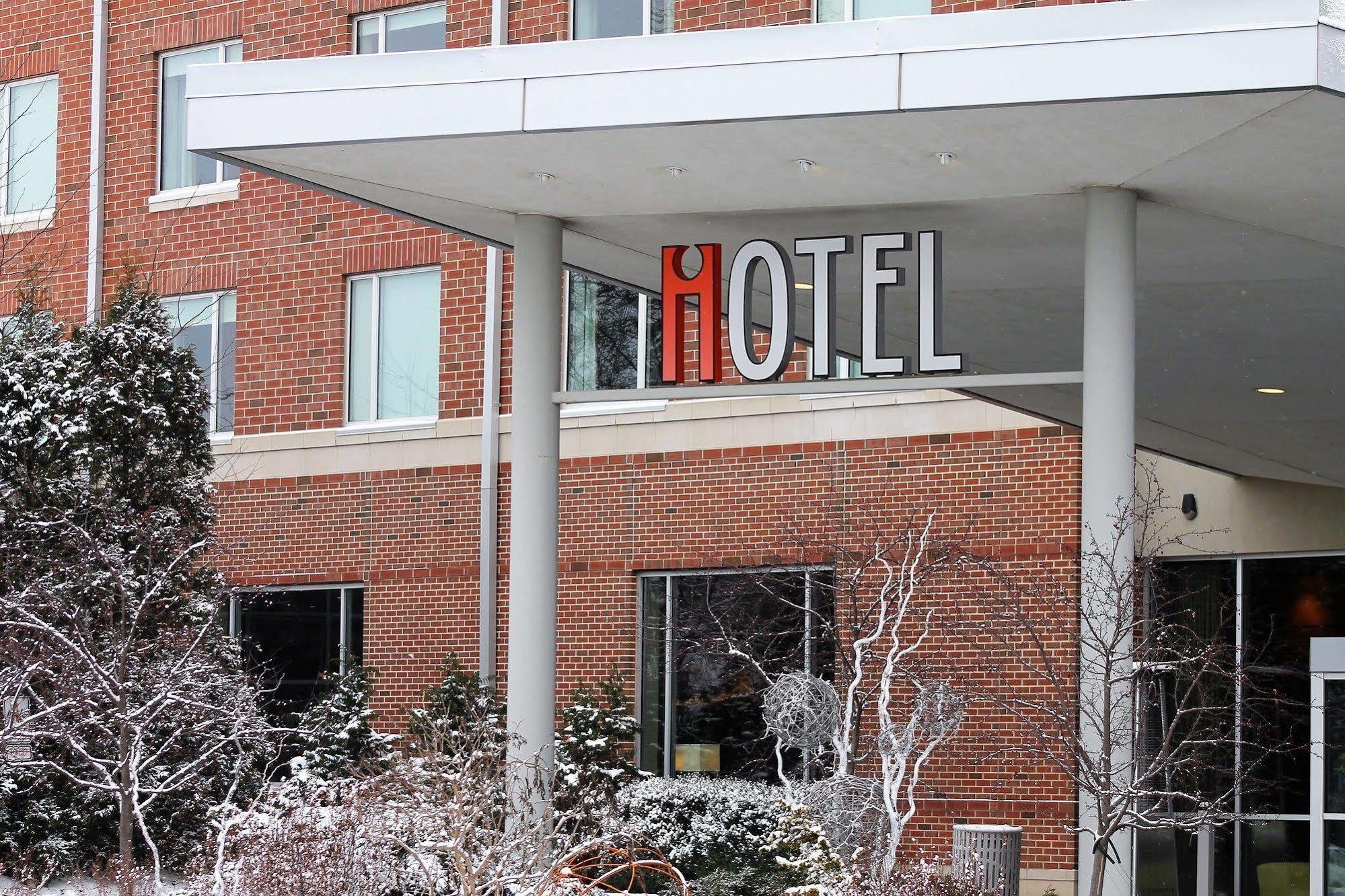 ไอโฮเทล แอนด์ คอนเฟอเรนซ์เซ็นเตอร์ แชมเพน Hotel แชมเปญ ภายนอก รูปภาพ